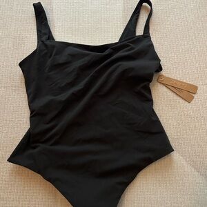 New with tags skims bodysuit